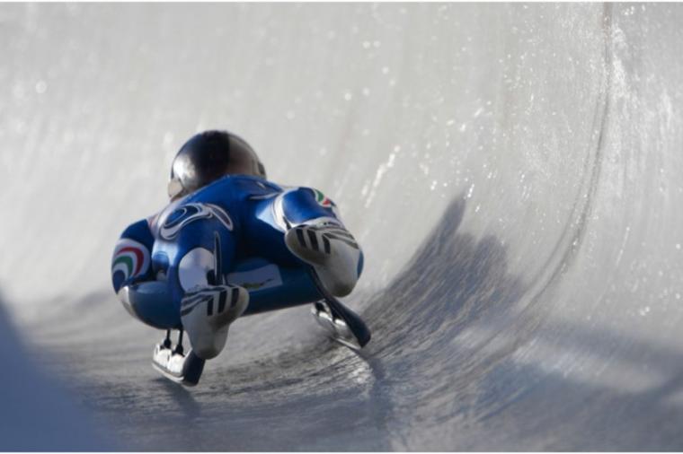 Speed-Kick im Eistunnel: zur Rodel-WM 2025 stellen wir die rasante Physik von Bob, Rodelschlitten &amp; Skeleton vor pro-physik.de/nachrichten/sp… #Rennrodeln #Viererbob #Dreierbob #Zweierbob #Skeleton

Quelle: Dreef, Adobe Stock