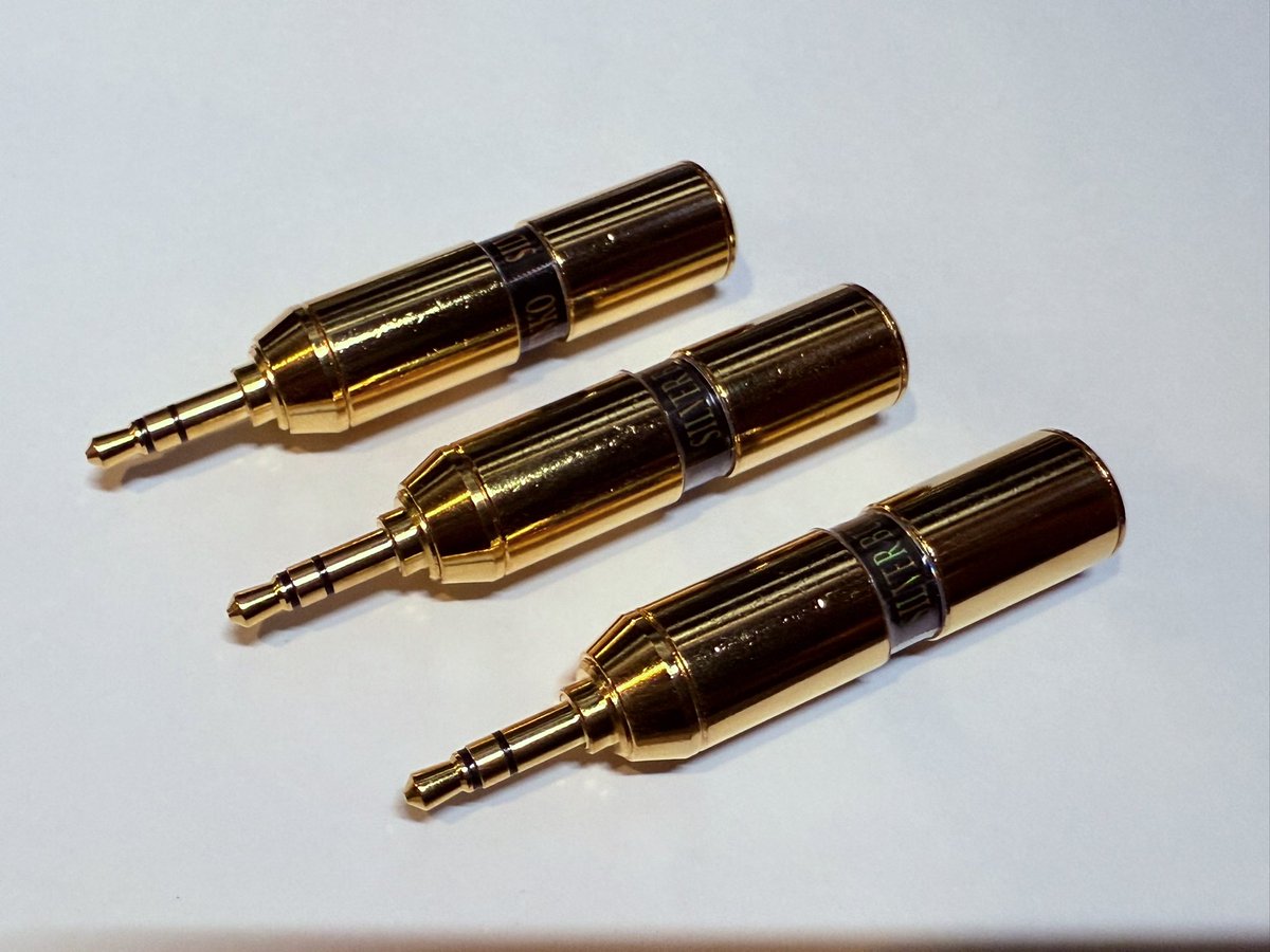 明日のヘッドフォン祭ミニ、オーディオみじんこも出展、展示即売します。本邦初公開のシルバーバレットのオールゴールドモデルSILVER BULLET 3.5G、そして間に合えばヘッドフォンケーブルのトップエンドモデルの新作もお披露目予定です。#ヘッドホン祭