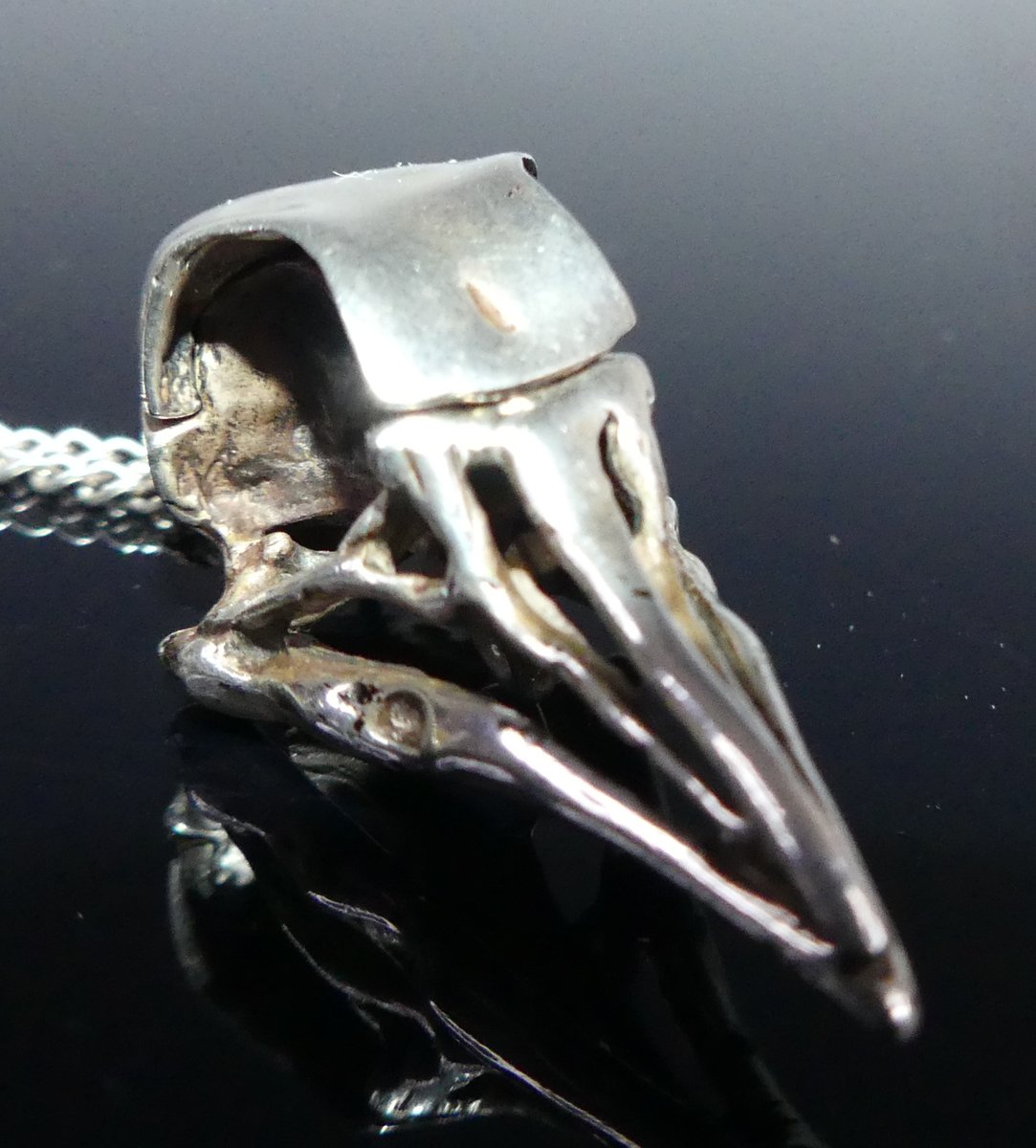 LacyScottKnight's tweet image. A white metal vinaigrette pendant in the form of a bird's skull. I just like it.
Coming up in one of our March Auctions.