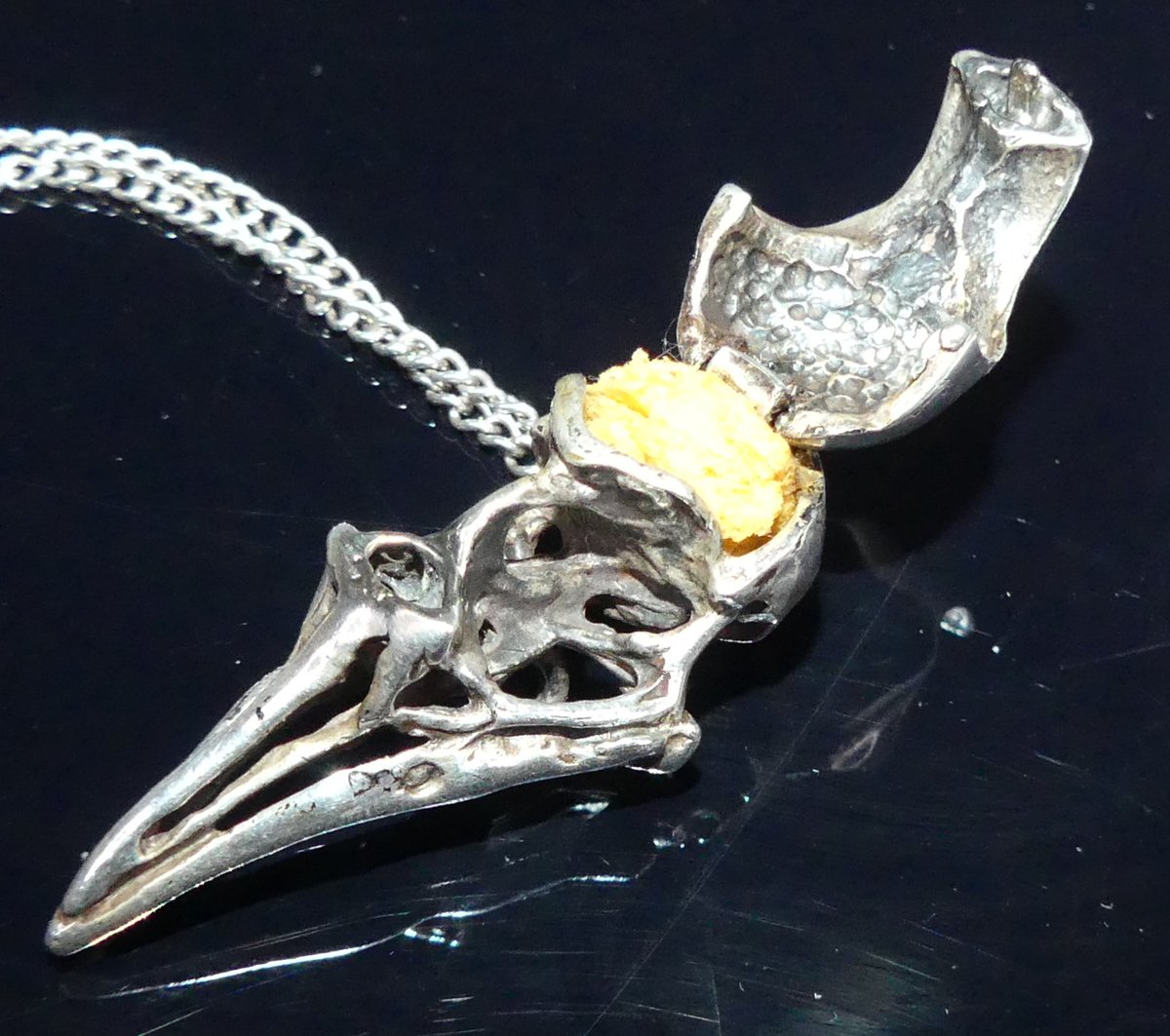 LacyScottKnight's tweet image. A white metal vinaigrette pendant in the form of a bird's skull. I just like it.
Coming up in one of our March Auctions.