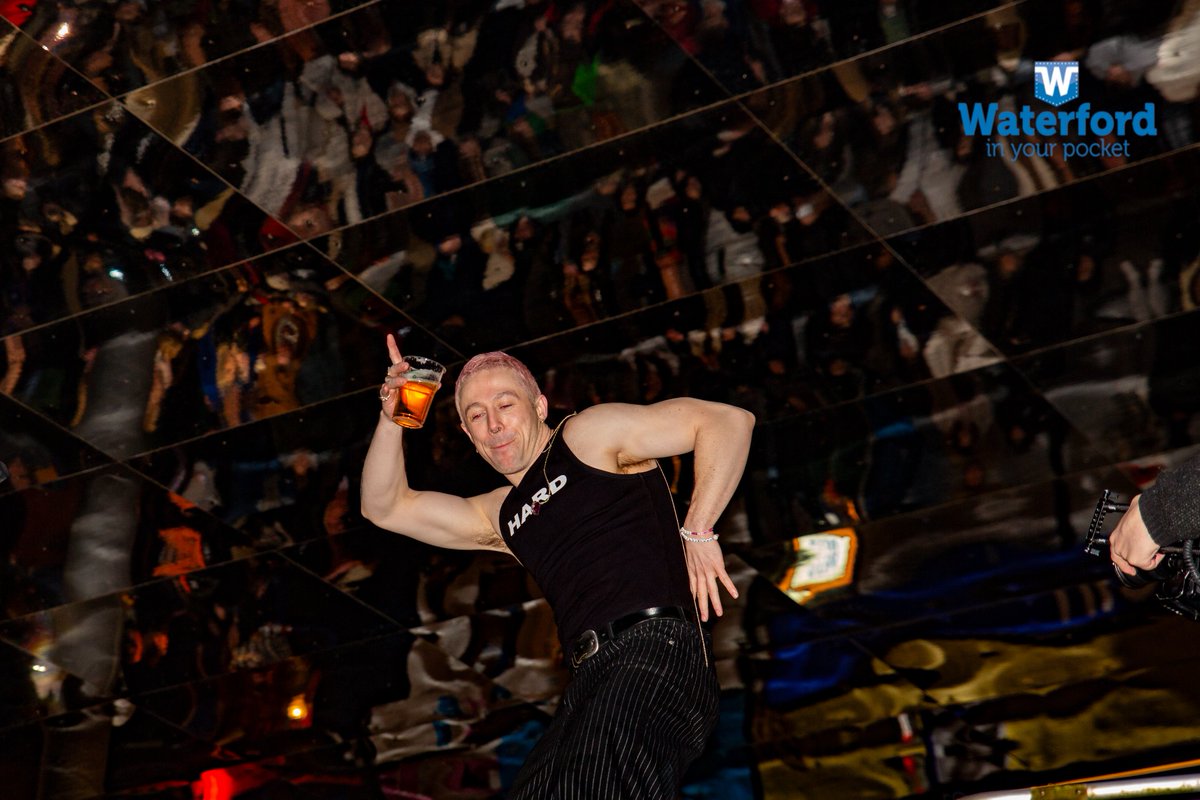 Moncreiff was in The Apple Market as part of his pop-up tour last night! He announced that his album "Maybe it's fine" will be out in May! Check out some of the pics we got!