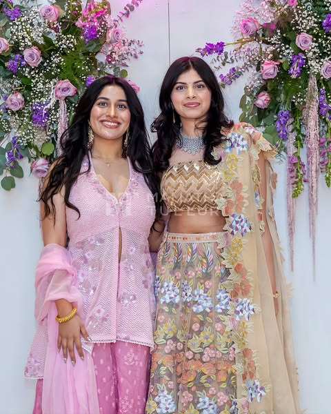 Mamatha_Tulluri's tweet image. Each ensemble is not just a garment - it’s a labour of love where every thread and stitch is a celebration of skill and devotion to the craft!
For queries: +91 98494 98000
#Threaddesign #embroidery #intricatedesign #indianwear #kurtis #weddingseason #handcrafted #handemboidery