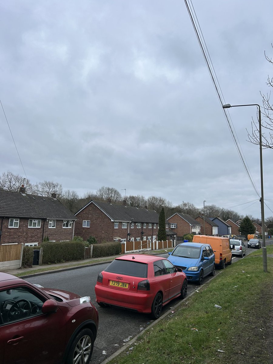 mickfox200's tweet photo. What a day to be a Postie .. 
#notfeelingittoday 📮🥶🩳💨☁️ https://t.co/AcWj5wwIx8