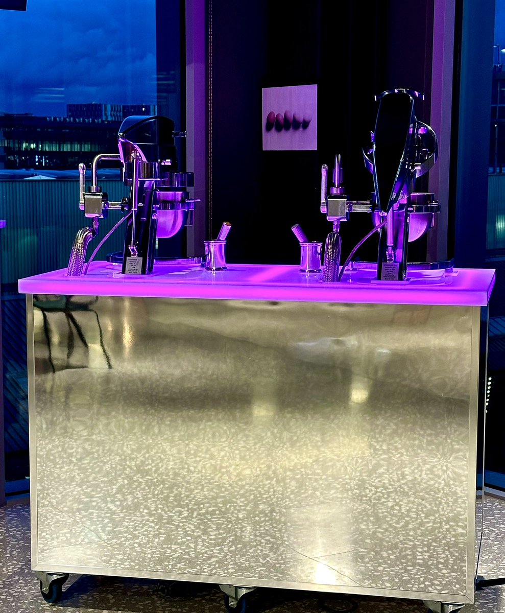 IdeasBoxLtd's tweet image. Nitro Ice Cream at a tech company last night.  Mango and Oreo flavours, went down a storm! #NitroIceCream #LiquidNitrogenIceCream #FrozenDessert #IceCreamMagic #Dessert  #SweetTooth #IceCream