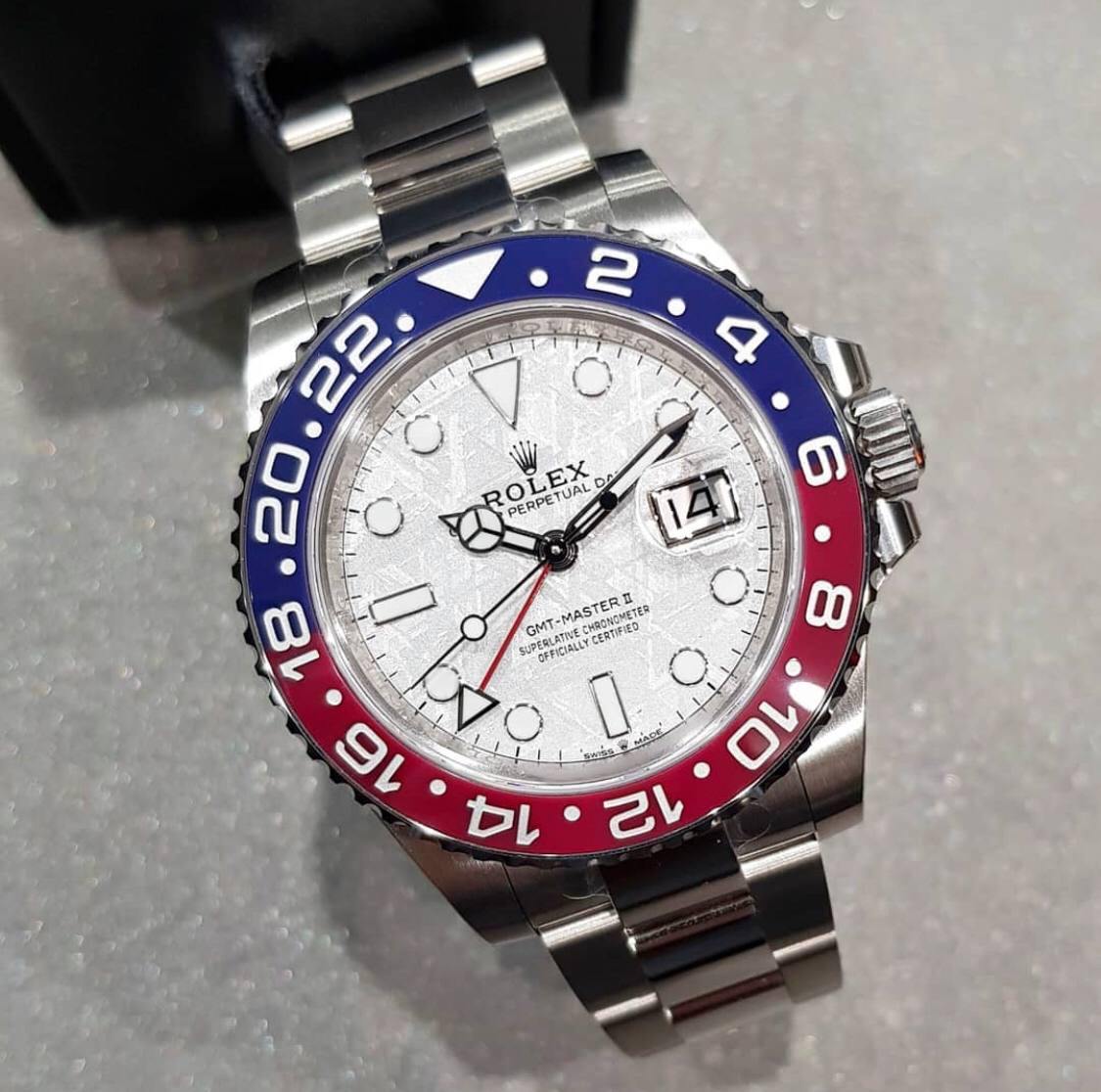 ロレックス
メテオライト文字版の！

なかなか手に入らないのをようやく手に入れました！