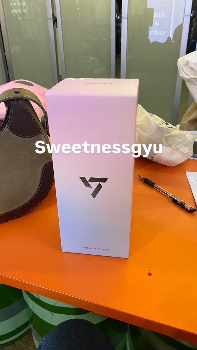 WTS 
CARATBONG V3 
COD LOTTE AVENUE SEKARANG 

#caratbong #SEVENTEEN_RIGHT_HERE_IN_JAKARTA #SEVENTEEN #wtsseventeen