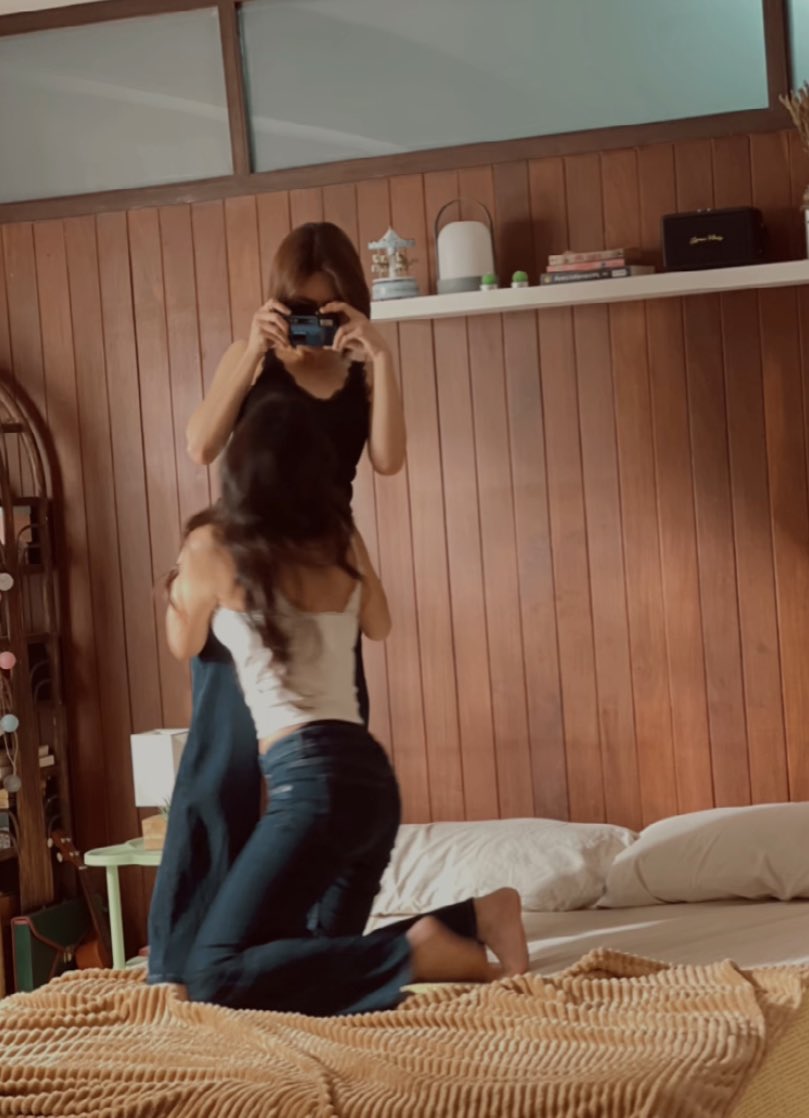 punmalone's tweet photo. ไปหมดแล้วทั้งสติทั้งฟัน เอมี่บอนนี่ทำไรุุุุุ

#BetweenUsSeriesMV #emibonnie https://t.co/sob4Z1xadV