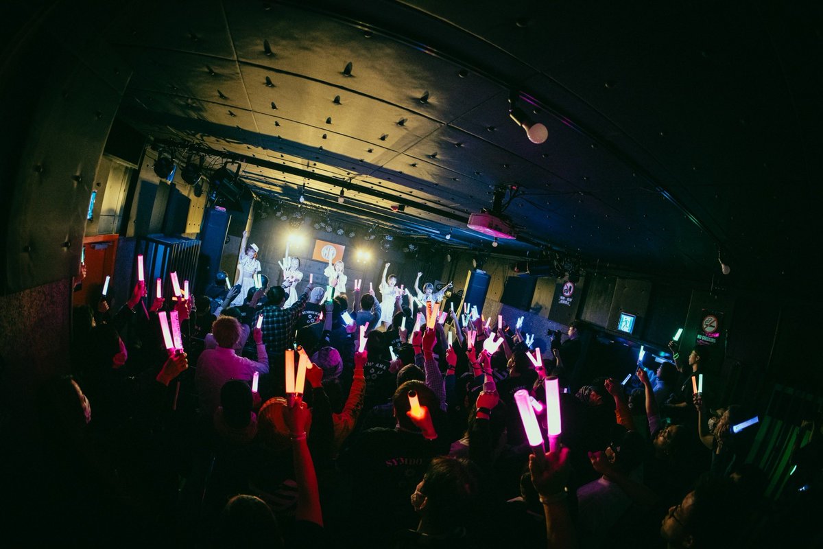 Symdolick's tweet photo. 2025年2月8日(土)
Symdolick LAST ONE-MAN LIVE TOUR
- Aster - FINAL
@ CLUB CITTA'

ついに明日となりました。

いつだって私たちのことを照らしてくださったのは皆さんです。
Symdolickにしか歌えない歌で、何年経っても褪せない、皆さんの記憶に咲き続けられるステージをお届けします。

Symdolickラストステージをぜひ見届けてください。

CLUB CITTA'にてお待ちしております💐

▼詳細
https://t.co/JhJiFUD5UM

▼チケット
https://t.co/907ILo6Xs0

#シンドリアスター #シンドリ