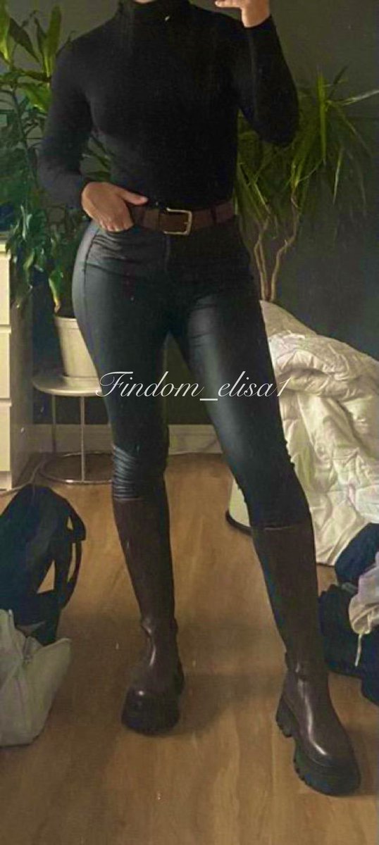 Findom_Elisa1's tweet photo. Bei dem ganzen Leder, kannst nicht dagegen ankämpfen das dein Mini hart wird. 😉 

Wenn dein Mini bei dem Anblick hart wird, hast du 5€ auf Paypal zu senden! Natürlich mit Beweisfoto! 🤏🏼

#findom #paypig #zahlsklave #stiefel https://t.co/HqQPG4ewEh