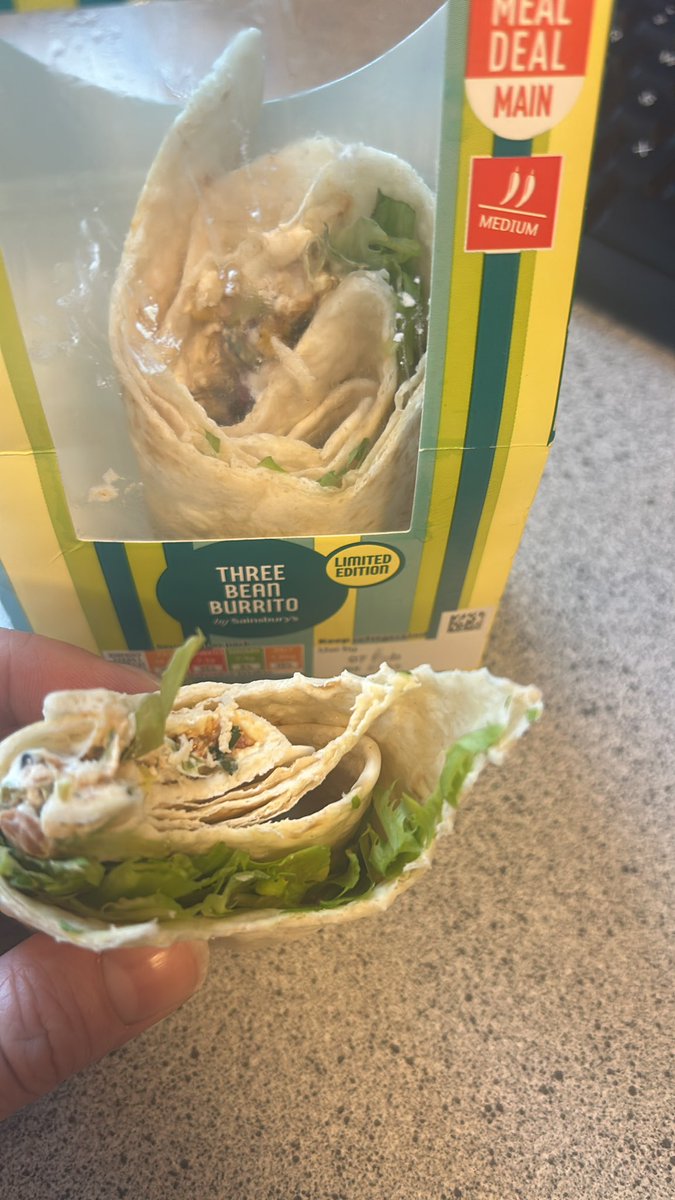 riaroo22's tweet photo. @sainsburys where is the filling? https://t.co/MCxWKUtpXl