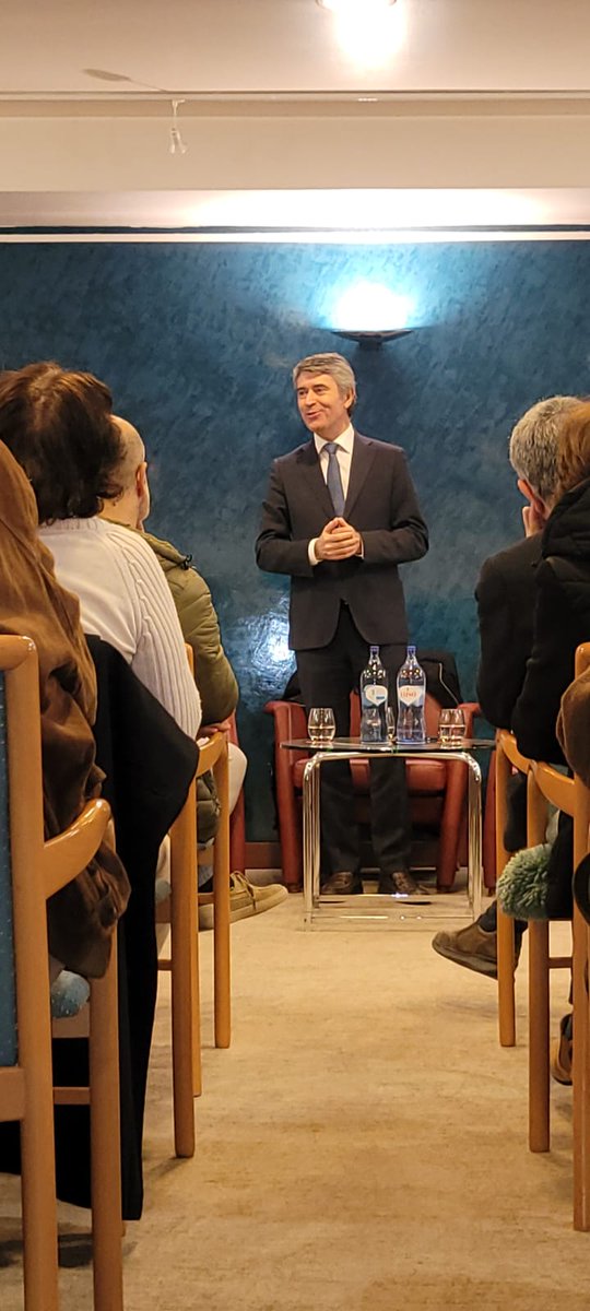 jl_carneiro's tweet photo. Ontem à noite, num debate promovido pela seção de Alvalade, Lisboa, tive uma sessão com muitas perguntas e respostas sobre as questões da coesão, do desenvolvimento e da segurança interna. https://t.co/5ndo1lGxv6
