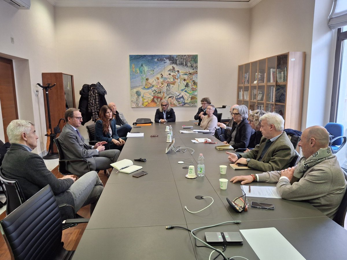 Uil, Cisl, Cgil insieme alle categorie dei pensionati e del pubblico impiego, hanno incontrato oggi in Regione l'assessore alla sanità Massimo Nicolò e Paolo Bordon il nuovo direttore generale del Dipartimento Sanità e Servizi Sociali della Regione Liguria.