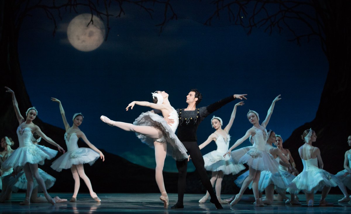 discoverPHL's tweet photo. Honor #NationalBalletDay by getting tickets to see a classic in Philadelphia!

"Swan Lake" soars onto the Academy of Music stage March 6-16. @phila_ballet 

Get tickets to #PBSwanLake ⤵️ 
https://t.co/14SKpCNJIH

#discoverPHL photo: A. Iziliaev 📸 https://t.co/kuMrl5cbun