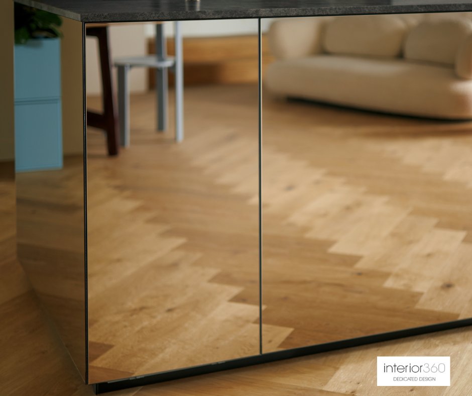 Interior360L's tweet image. A stunning, high-end kitchen with a perfect blend of modern design and natural materials.  Are you considering incorporating mirrors in your kitchen?
📞 02890709360
📧  info@interior360.com                                  
#kitchenworktops #kitchensofinsta