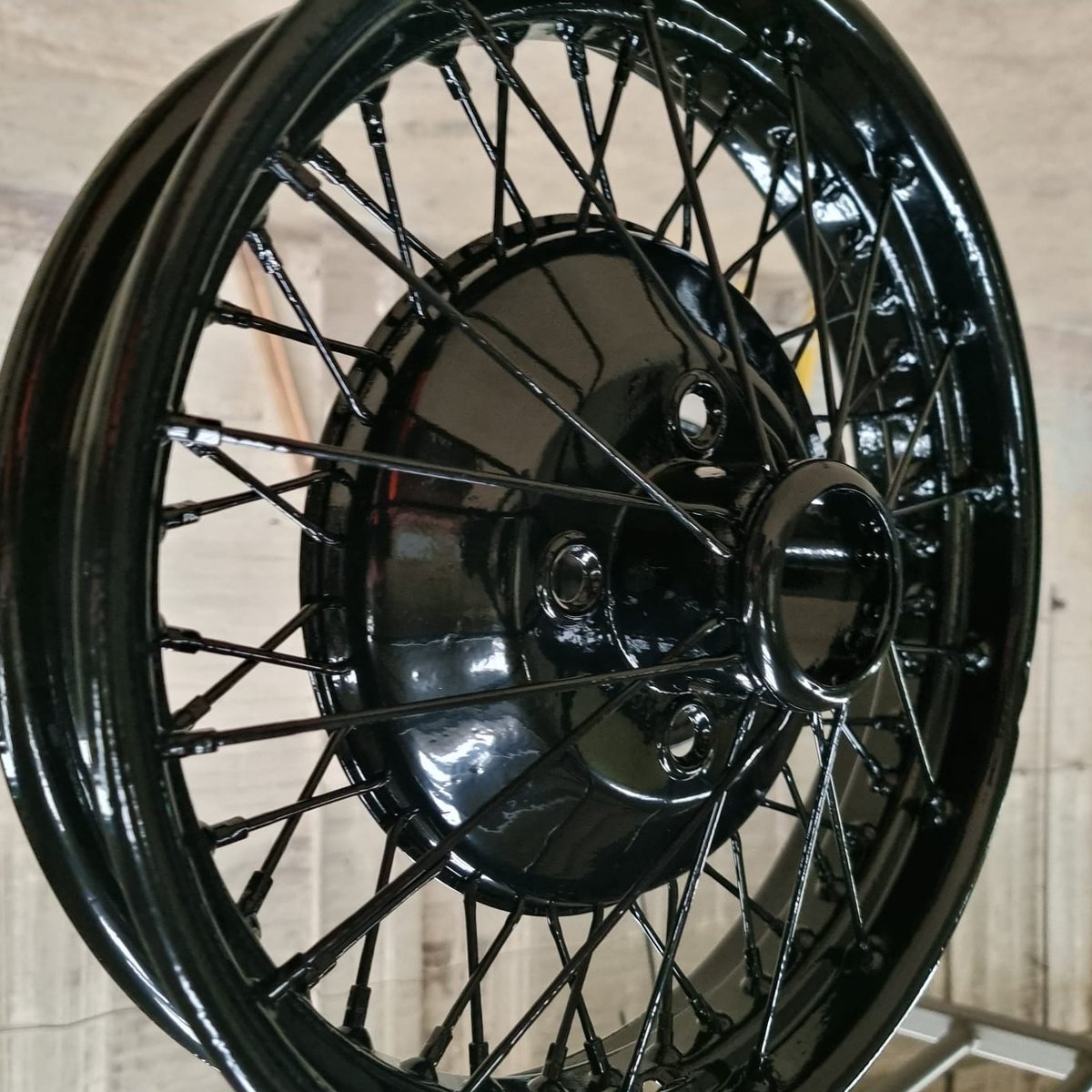 CbcLeyland's tweet photo. #CARRESTORATION #NORTHWEST

Classic car wheel powder coated in black gloss.

Our burn off oven handles anything from wheels to a full chassis.

Get your project moving in #2025.

#Leyland #Preston #Wigan #Blackpool #Chorley #Ormskirk #Southport

https://t.co/aPFqeNdviD https://t.co/kgXerdulKI