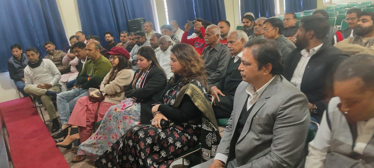 DrSushilKrGupta's tweet photo. आज झज्जर में हरियाणा में नगर निकाय चुनावों को लेकर @AAPHaryana के प्रदेश पदाधिकारियों के साथ बैठक की। बैठक में पदाधिकारियों और कार्यकर्ताओं की ड्यूटी लगाई तथा चुनाव लड़ने वाले चेहरों को चिह्नित किया। @AamAadmiParty हरियाणा निकाय चुनाव पार्टी सिंबल पर लड़ेगी। 
@SandeepPathak04 https://t.co/Dz8QeoswWK