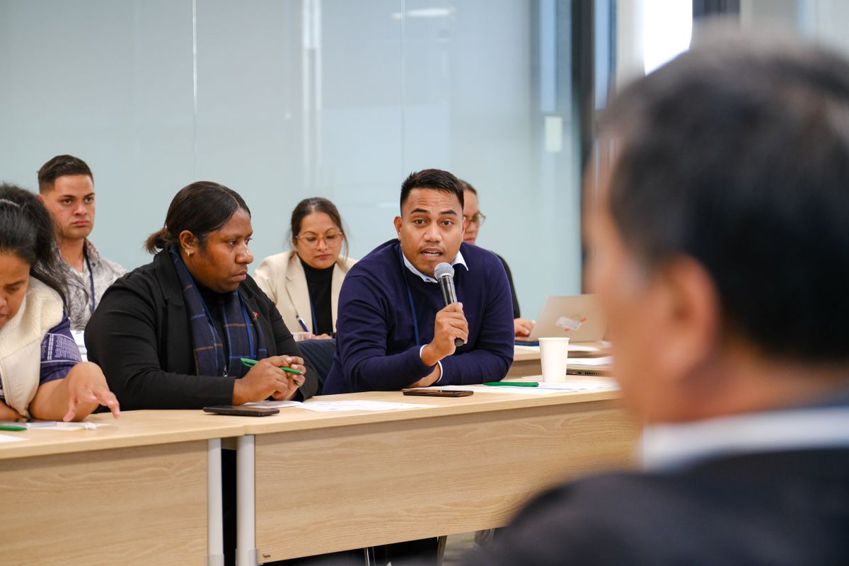 Strengthening Pacific dialogues!

On the margins of the Korea-Pacific Islands Inter-Sessional Meeting, GCF met with <a href="/ForumSEC/">Pacific Islands Forum</a> member countries 🇦🇺🇫🇯🇵🇫🇳🇺🇲🇭🇼🇸🇸🇧🇳🇷🇻🇺🇵🇼🇹🇻🇫🇲🇨🇰🇵🇬🇰🇮 to discuss how GCF is tailoring support to Pacific SIDS to accelerate and scale up #ClimateAction.