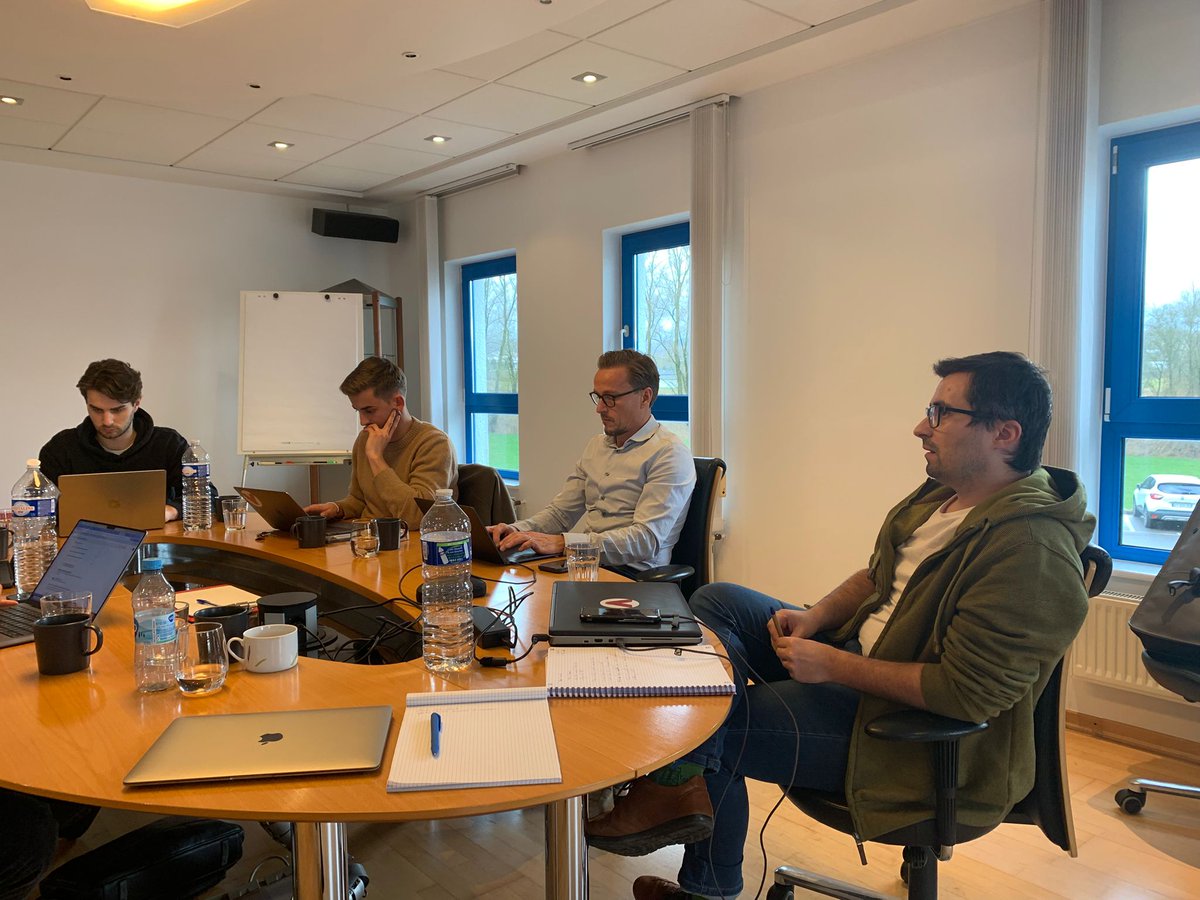 Take a peek inside our recent meeting in 🇱🇺Luxembourg where our bonded warehouse is located.

We discussed short, medium and long-term forecasts,  and we explored the latest technological trends and opportunities.

Conclusion of the meeting: the future looks bright for Vinesia,