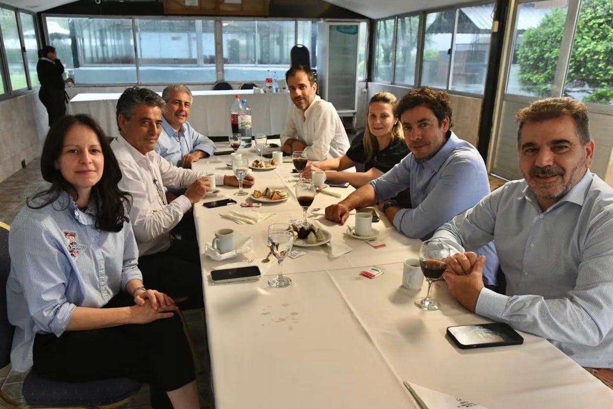 El PRO tendrá una cumbre bonaerense para debatir la posible alianza con LLA

ℹ️El encuentro está previsto para el 17 de febrero y la cita será en la sede nacional del partido fundado por Macri en San Telmo. Se busca discutir la viabilidad de una alianza con La Libertad Avanza.
