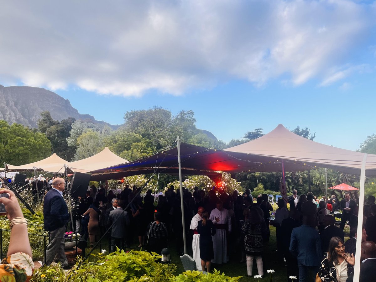 Anna Collard 🌻 tweet media