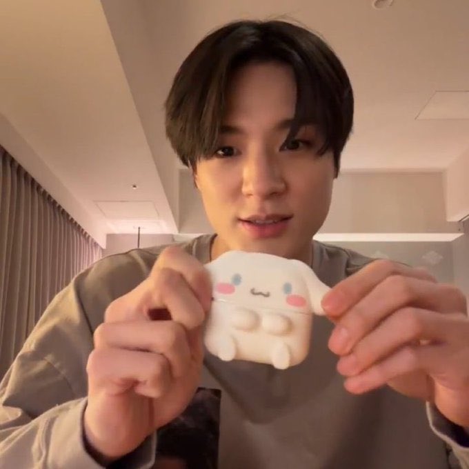 รับกด เคสแอร์พอดแบบเจโน่ Sanrio จาก Gourmandise สำหรับ AirPods Pro (รุ่นที่ 2)/AirPods Pro

ชิ้นล่ะ 690฿ ส่งฟรี 
มีรอบหิ้วกลับ 11/2 

ใครรับเดมได้เลยค่า😙

#หิ้วญี่ปุ่น #ตลาดนัดsanrio #ตลาดนัดซานริโอ้ #ตลาดนัดnctdream #jeno #RENJUN #noren