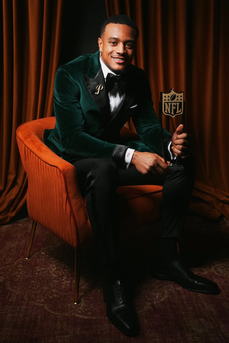 JaQuan McMillian's Biggest Fan(14-3) tweet media