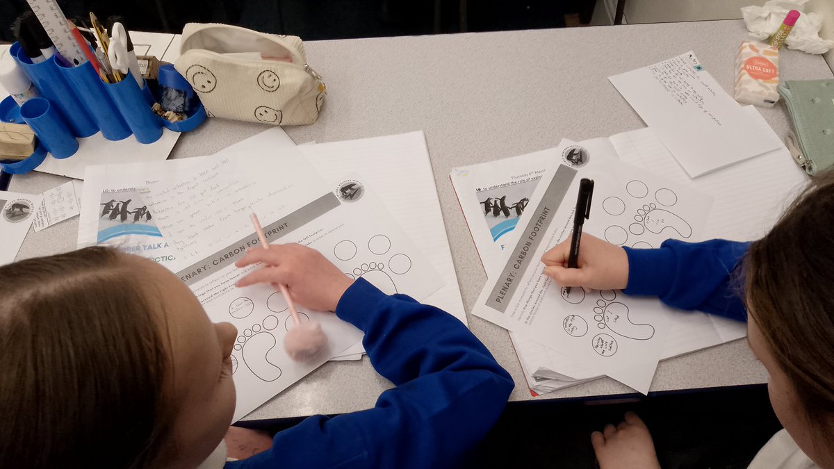 IVSchool's tweet image. Evenlode had a brilliant morning meeting Antarctic explorer and scientist Hanna Yevchun. Great morning of geography!