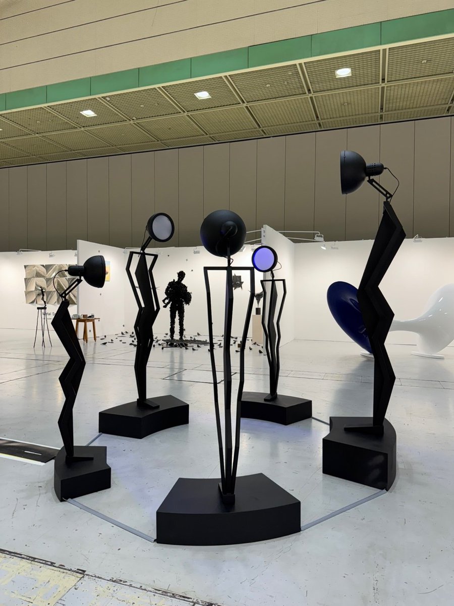 추운 날씨에 조각에 푹 빠져 보는 시간도 좋다.