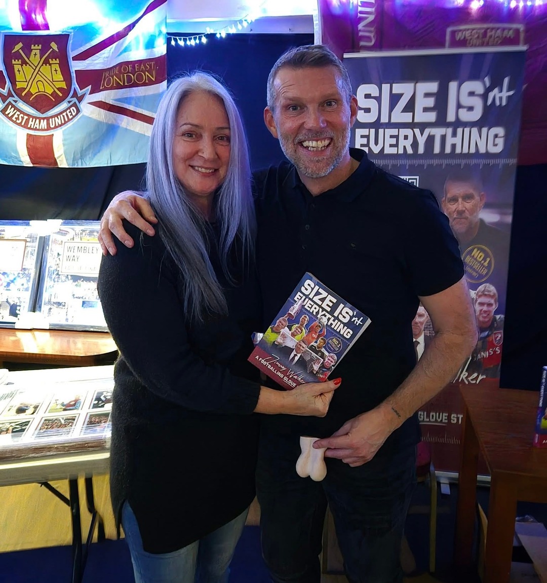 Dylantombides's tweet image. Our Tracy raising awareness this week! ⚽️⚽️

At &quot;An Evening with Kevin Nolan&quot; feat James Collins @jimmywalker001

Organised by our friends @e13events

#WeAreDT38