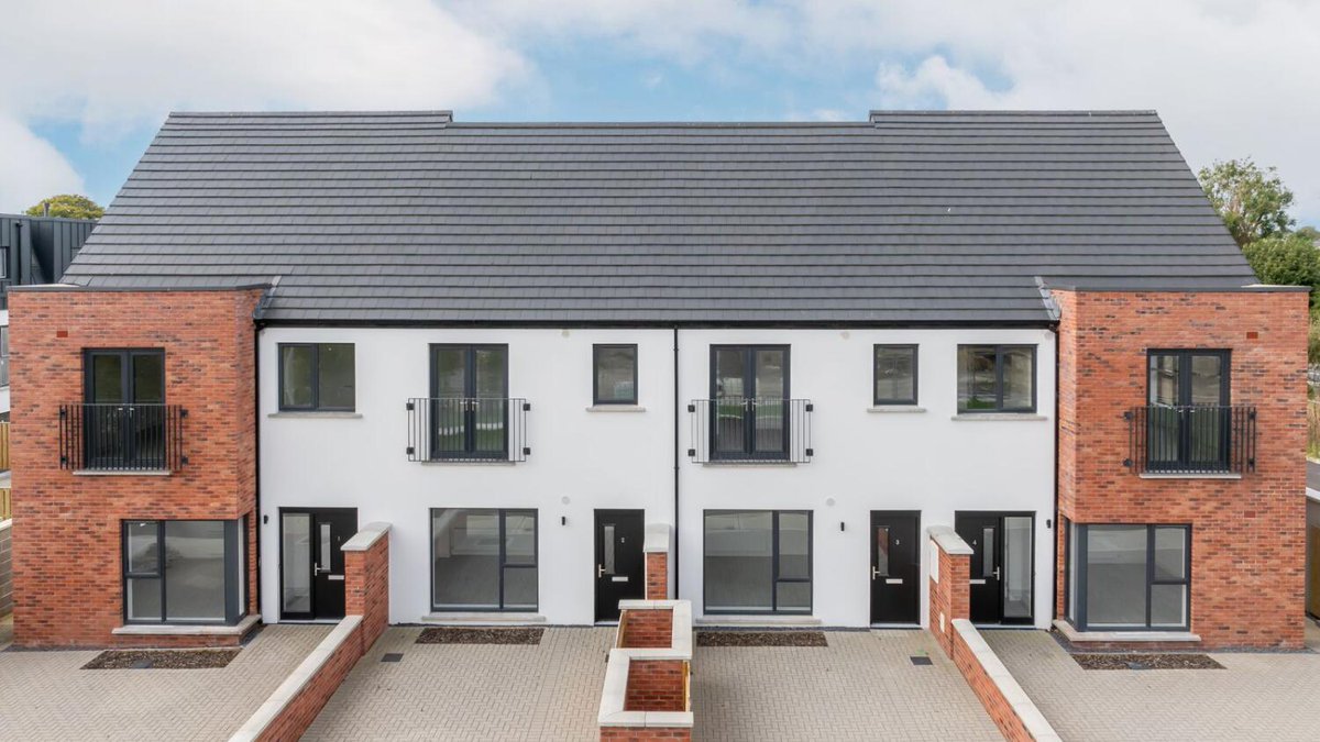 Department of Housing, Local Government & Heritage (@depthousingirl) on Twitter photo This week, <a href="/RespondHousing/">Respond Housing</a> welcomed families to their new homes at Balnamona, Mullingar, <a href="/westmeathcoco/">Westmeath County Council</a>
The development has 33 social homes in phase one. It will have 99 homes when completed later this year.
#HousingforAll is delivering more social homes than in a generation. This week, <a href="/RespondHousing/">Respond Housing</a> welcomed families to their new homes at Balnamona, Mullingar, <a href="/westmeathcoco/">Westmeath County Council</a>
The development has 33 social homes in phase one. It will have 99 homes when completed later this year.
#HousingforAll is delivering more social homes than in a generation.