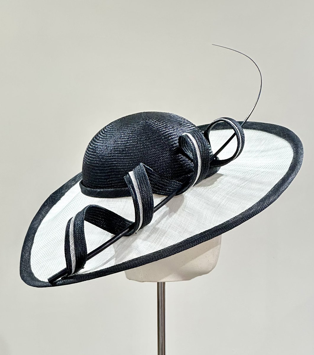 Hat of the week 
A classic combination of black and white in this parasisal &amp; sinamay oval brimmed hat 
The perfect finishing touch for your special occasion
#hatoftheweek #hat #hats #blackandwhitehat #hatshop #hatshopping #hatshopoxfordshire #wallingforduk #louiseclairemillinery