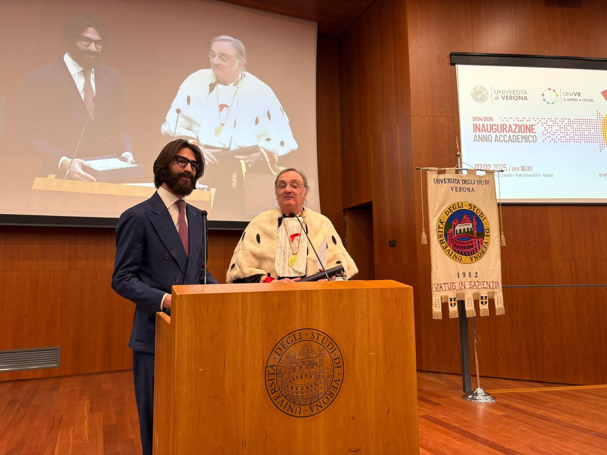 UniVerona's tweet photo. Il Magnifico Rettore Pier Francesco Nocini consegna la Benemerenza all'imprenditore @EssiLux Leonardo Maria Del Vecchio per lo spirito filantropico, la lungimiranza e la generosità. #Univr #42esimoaaUnivr https://t.co/t7p9B2FAs1