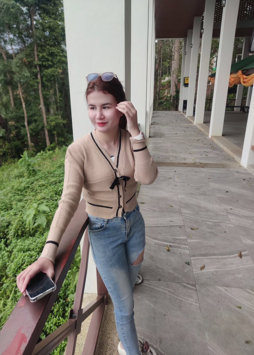 n_pat11's tweet photo. 🌻🤍

#สุราษฎร์ธานี https://t.co/LgsJM2jF76