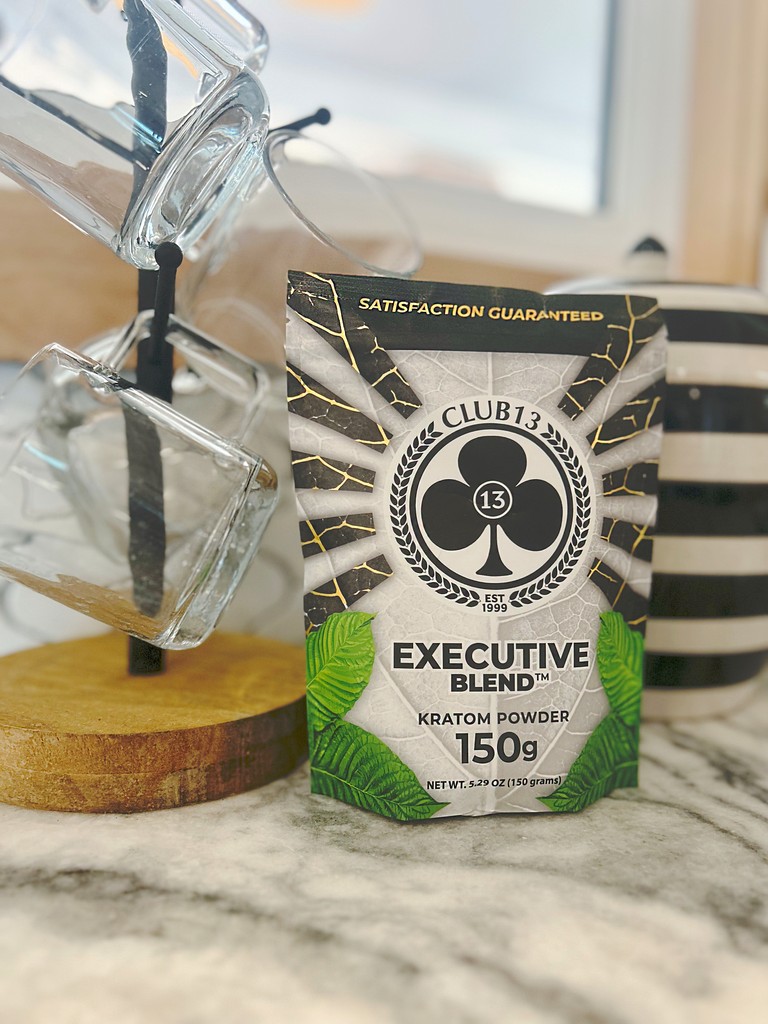 Club13Herbals's tweet photo. Whether you work from home or are in the office, be your own boss with our Executive Blend Powder. The perfect combination of strains to unleash your inner executive! 💼💪
#executive #blend #club13 #wfh #workfromhome #boss https://t.co/Y4MAP2xX6K