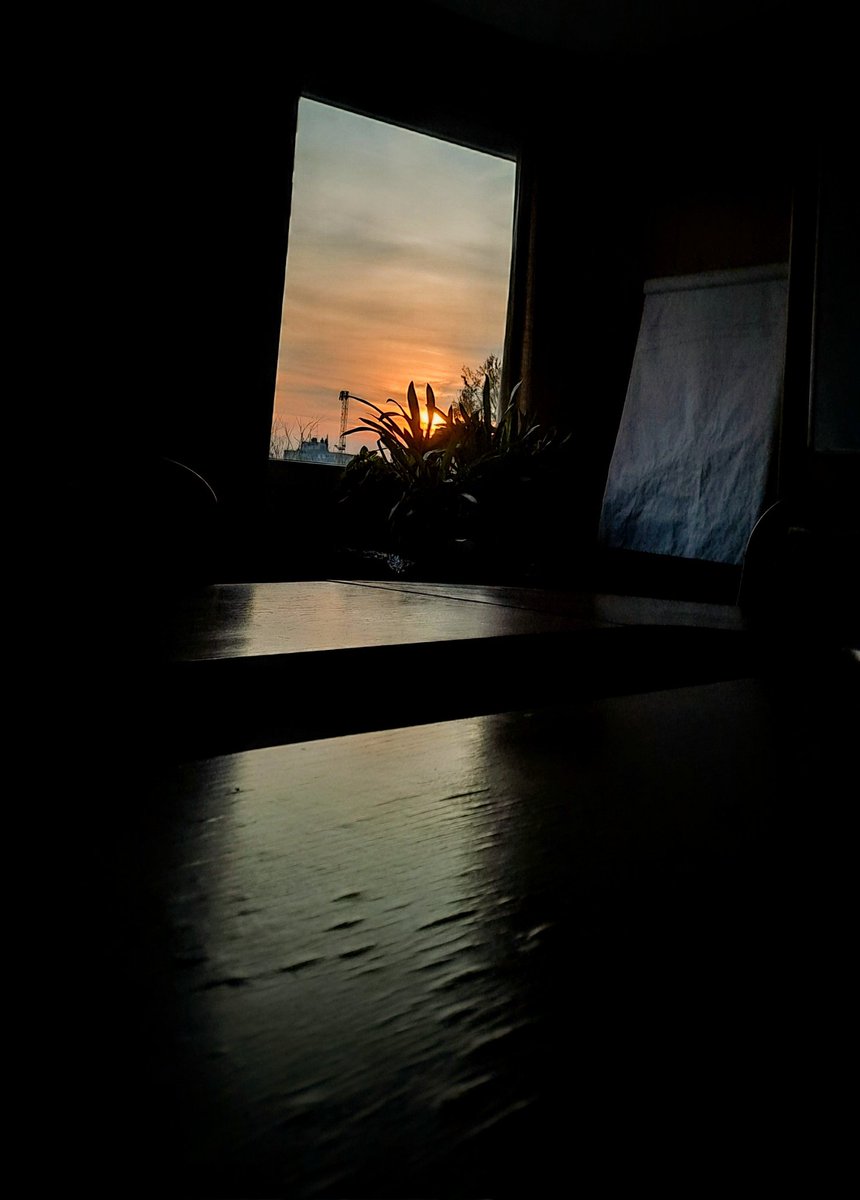 040radhikaverma's tweet photo. Some places provide warmth, while there is turbulence inside :) https://t.co/7UfBJSAREa