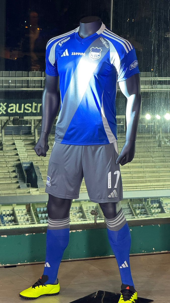 ZonaMegaDigital's tweet photo. @CSEmelec Hizo público los atuendos que los representará para el 2025.
Vía: @kazhe_ch https://t.co/XVXLovsVNv