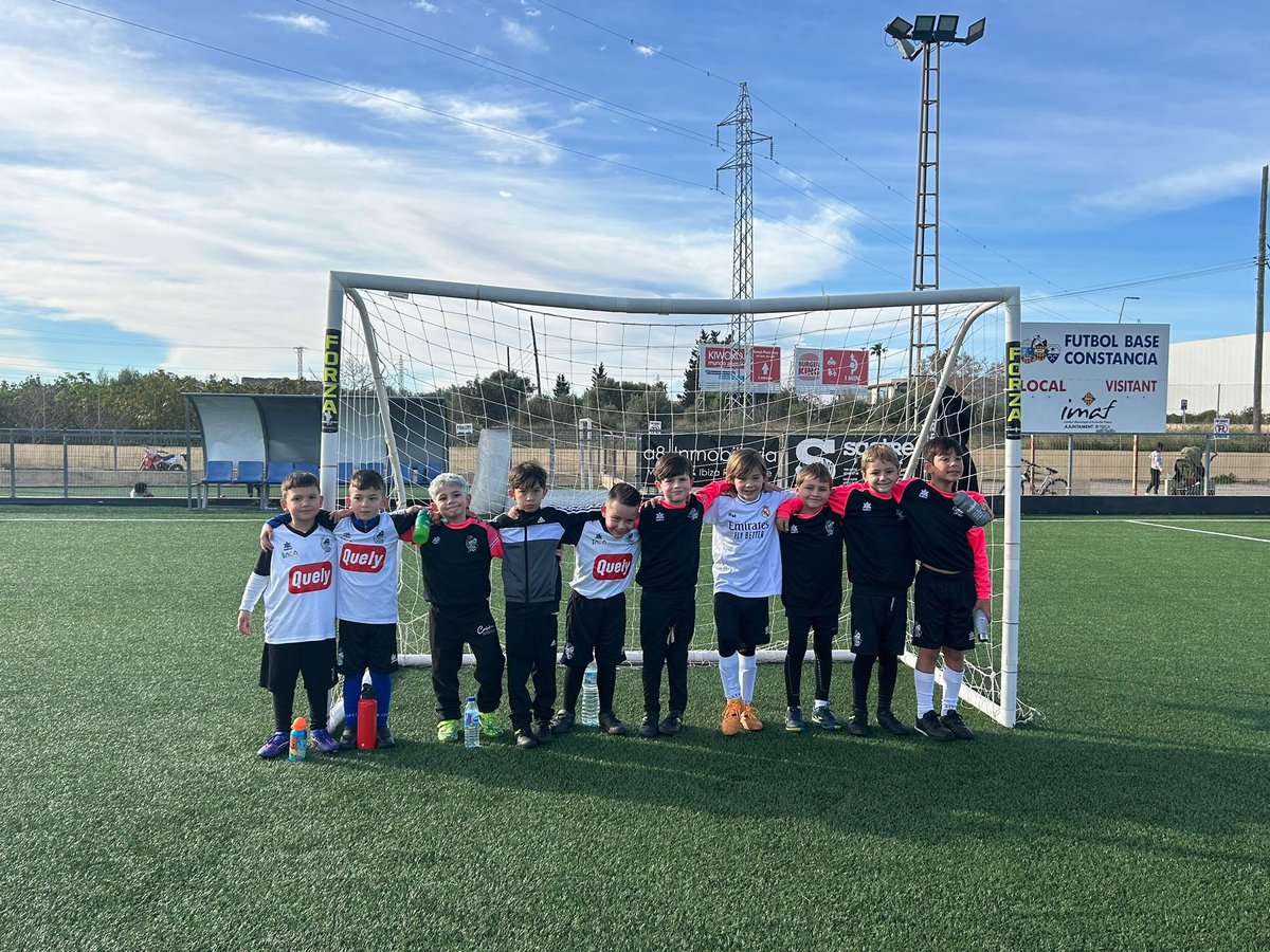 CE Constància tweet media