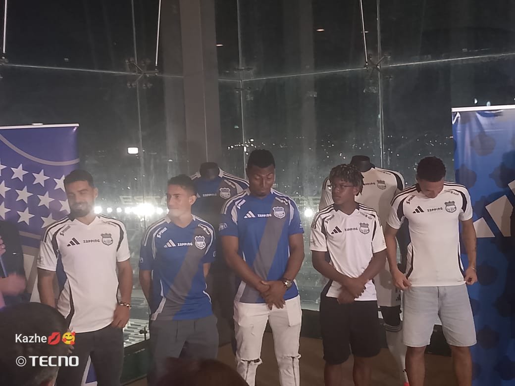 ZonaMegaDigital's tweet photo. @CSEmelec Hizo público los atuendos que los representará para el 2025.
Vía: @kazhe_ch https://t.co/XVXLovsVNv