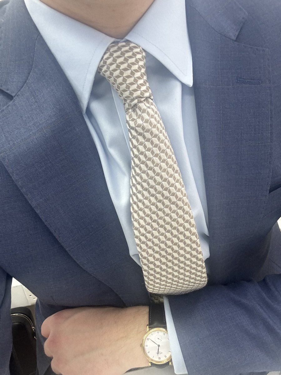 M 👔 tweet media