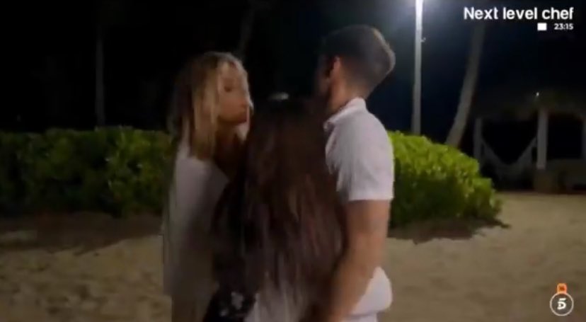 Twitter really got along for a day over Montoya’s pain on Temptation Island Spain. The host making him watch and saying por favor. Running on the beach like Poseidon sent him. Camera crew chasing him. Lighting in the sky. His girlfriend crying and holding on to him. Peak cinema