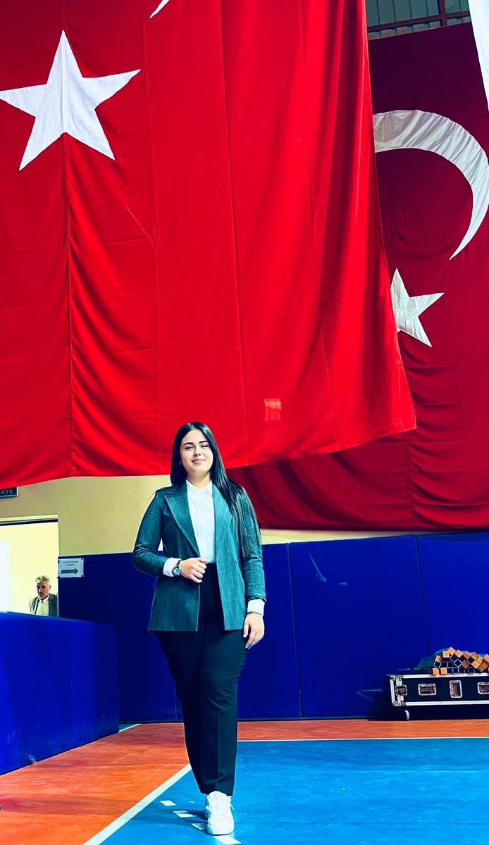 Türk milletinin asaleti yalnızca geçmişin  gururuyla değil,gelecek nesillere bırakılan bir emanettir.🇹🇷