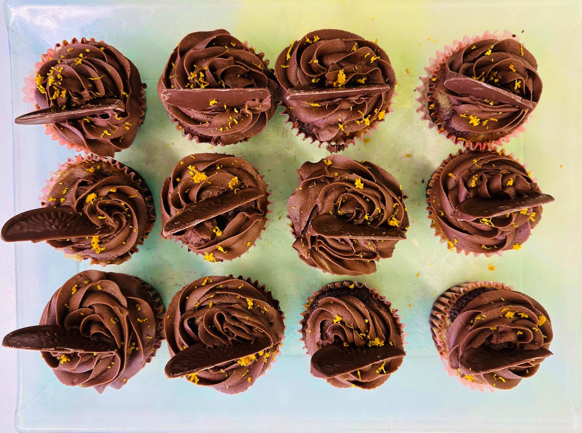 WaldegraveSch's tweet image. Year7 has rocked the Bake Off #cupcakechallenge with a smashing array of flavour combos!. Congrats to 7EEL: 🍋lemon &amp;amp; lime 🥇,
7ESU: 🧁biscoff &amp;amp; vanilla 🥈, 
7SON: 🍫chocolate &amp;amp; orange 🥉. 
Well done to all &amp;amp; special mention to 7SDE for their tempered chocolate swans 🦢🦢🦢