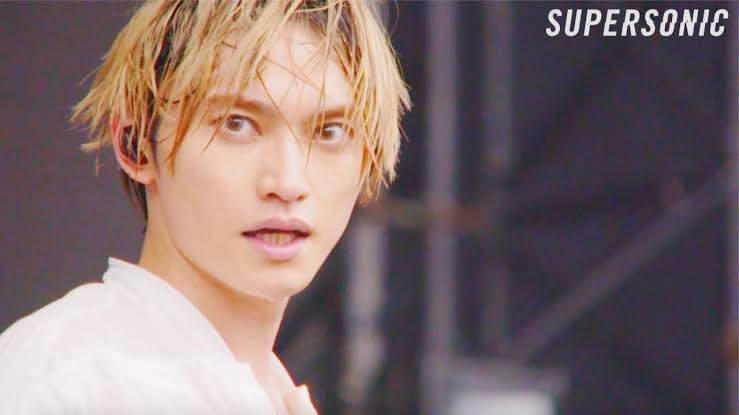 fanta326's tweet photo. やー、寒さが怖いです
窓が🪟ガタガタいうくらいの
冷たい強風で🧊
道もツルツルでした🥾💦
雪が降ってる地方の方も
そうでない方も、足元や
体調に気をつけてくださいね
#今日の空 #NowPlaying
#SKY_HI #Snatchaway
#AAA好きだったなぁ https://t.co/pEgLhCA2kS