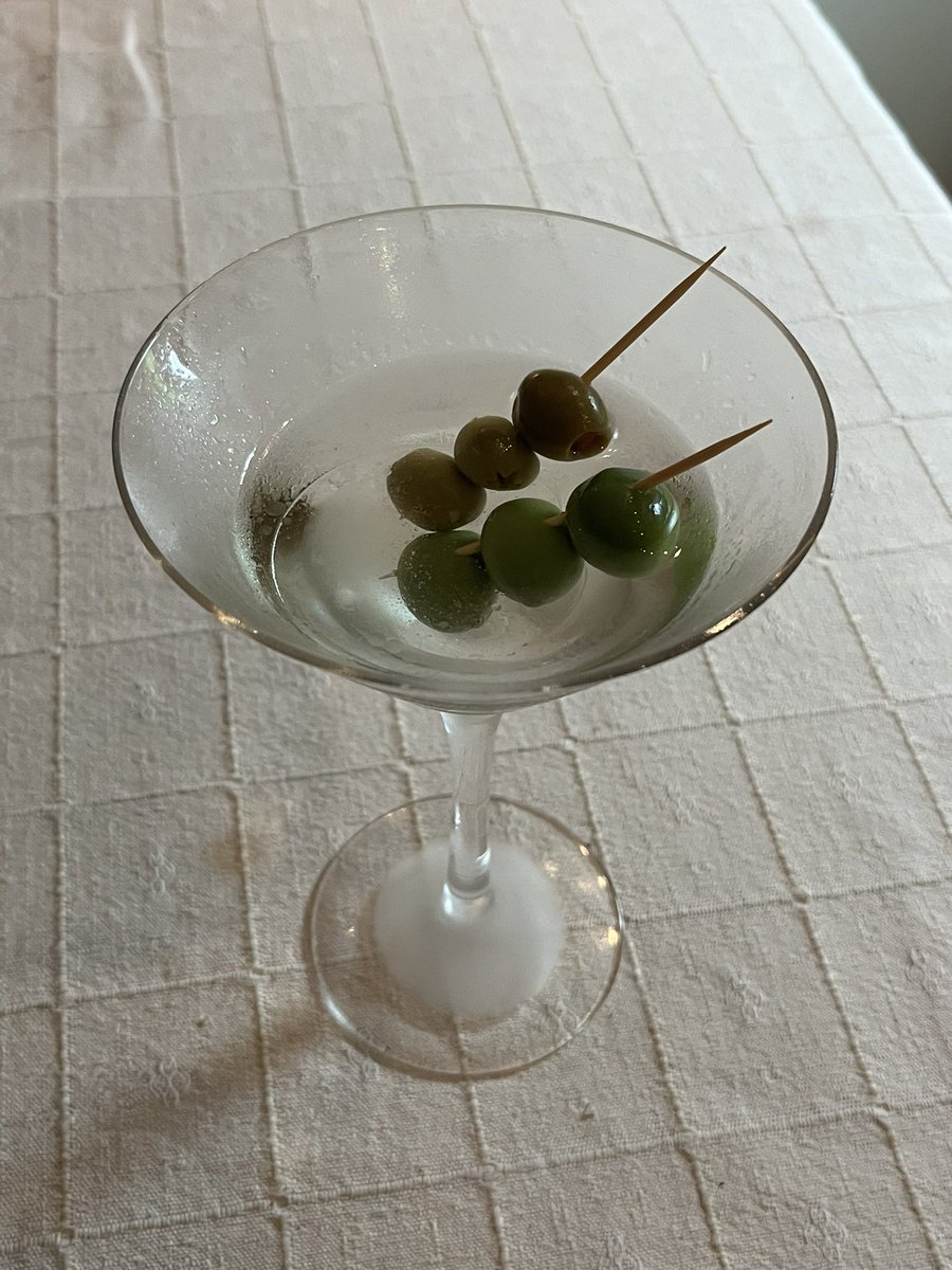 Det var länge sedan sist det blev en fredags draya! Men nu blev det så. Ber om ursäkt för det vulgära sättet att blanda två sorters oliver! :)