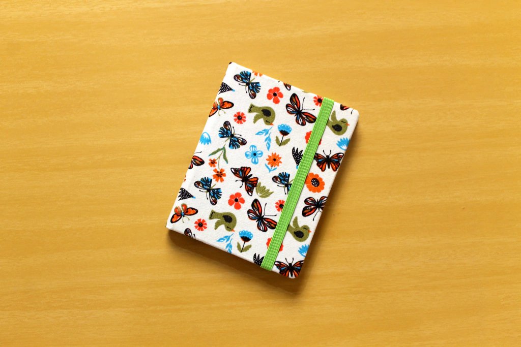 BellaMiaAtelie's tweet image. #PresentesCriativos✨
▪️ 𝙿𝚛𝚘𝚗𝚝𝚊 𝙴𝚗𝚝𝚛𝚎𝚐𝚊 ▪️ 𝙿𝚛𝚘𝚍𝚞𝚝𝚘 𝙴𝚡𝚌𝚕𝚞𝚜𝚒𝚟𝚘
Acessório para levar tudo que você precisa! 💳🪪
𝐏𝐨𝐫𝐭𝐚 𝐃𝐨𝐜𝐜𝐮𝐦𝐞𝐧𝐭𝐨𝐬 '𝐁𝐨𝐫𝐛𝐨𝐥𝐞𝐭𝐚𝐬' 🦋💜bellamiaatelie.com.br/produtos/porta…
#portadocumentos #carteira #feitoàmão #feitocomamor