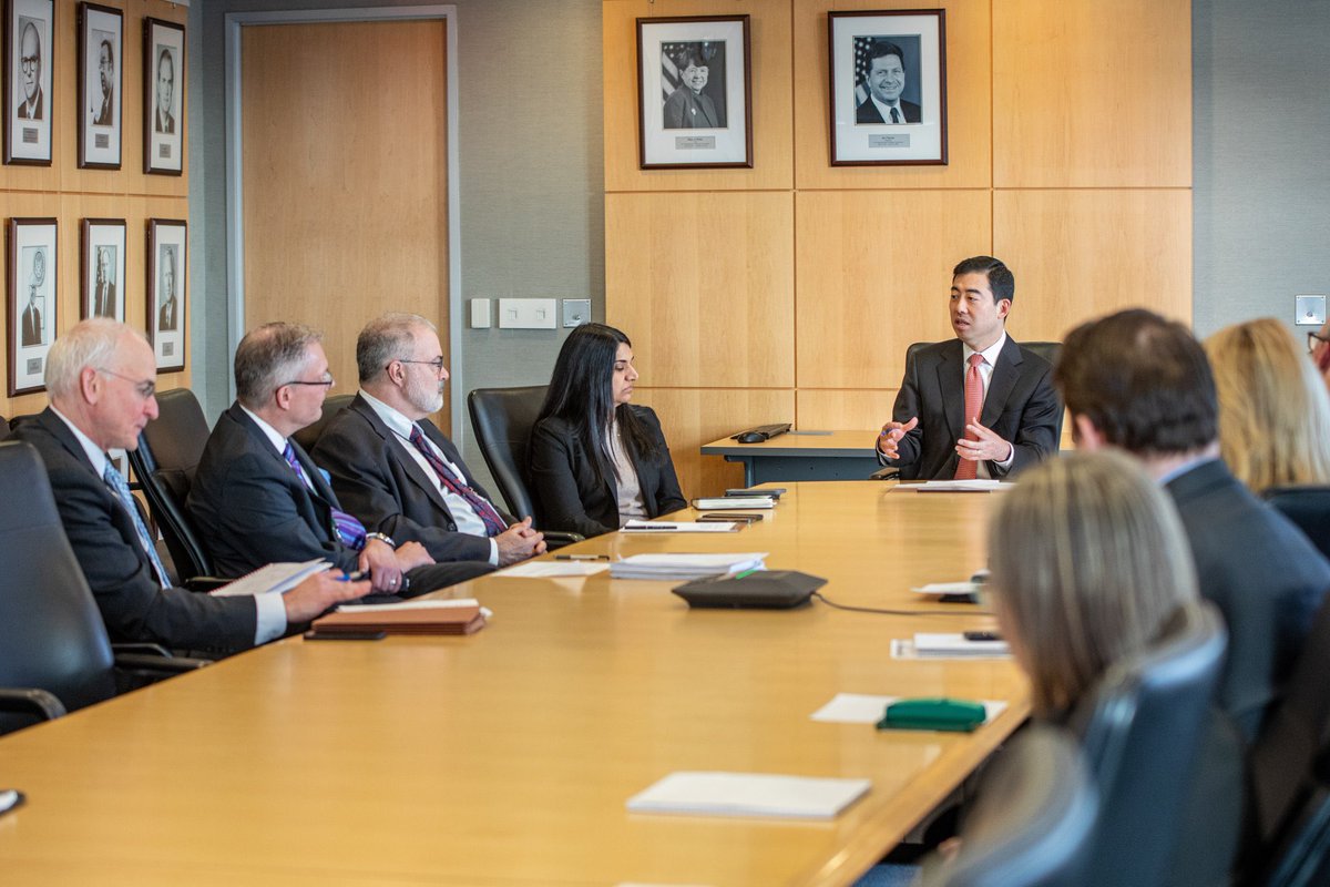 _Crypto_Barbie's tweet photo. 🚨 BREAKING:

THE SEC MET YESTERDAY WITH ACTING CHAIRMAN MARK UYEDA TO DISCUSS HOW TO HELP AMERICAN COMPANIES SUCCEED! 🇺🇸

RIPPLE = AMERICAN COMPANY

THE TIME FOR #XRP TO SHINE HAS FINALLY COME! 🙌🏼 https://t.co/46RfOgotCf
