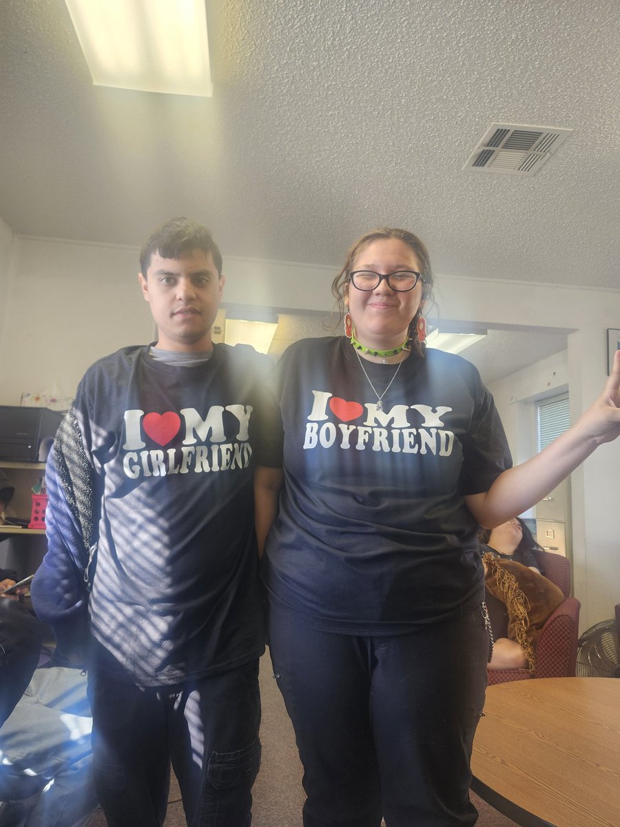 LillySm21165274's tweet photo. Me and my lovely boyfriend @atvm2005 wearing matching shirts for valentines day I'm so blessed to be his girlfriend 😍😍😍😍 https://t.co/W5iHNqVydY