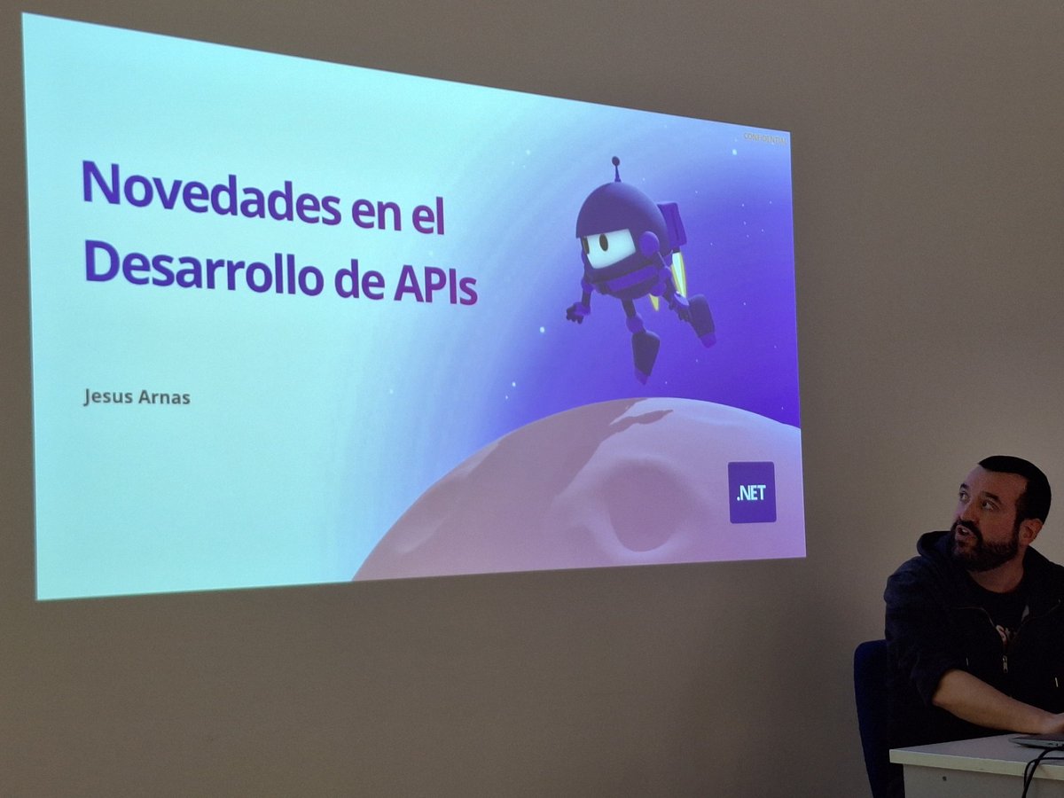 dotnetters's tweet image. Continuamos con @jesusArnas con su charla de novedades en el desarrollo de APIs ...