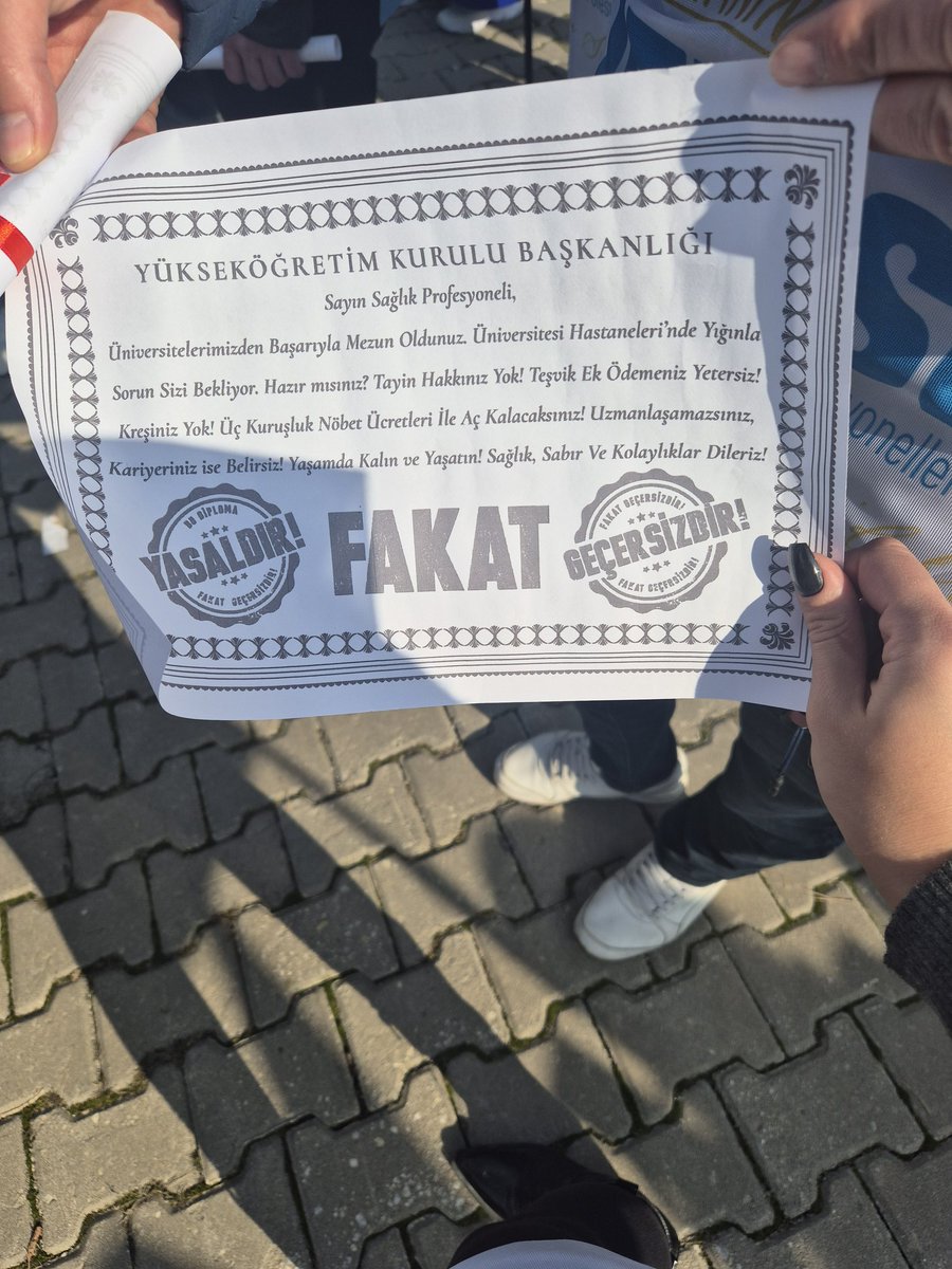 Nisaauluyurtt's tweet photo. #YökveSağlıkBakanlığıGöreve https://t.co/9l9nB3aZ7W