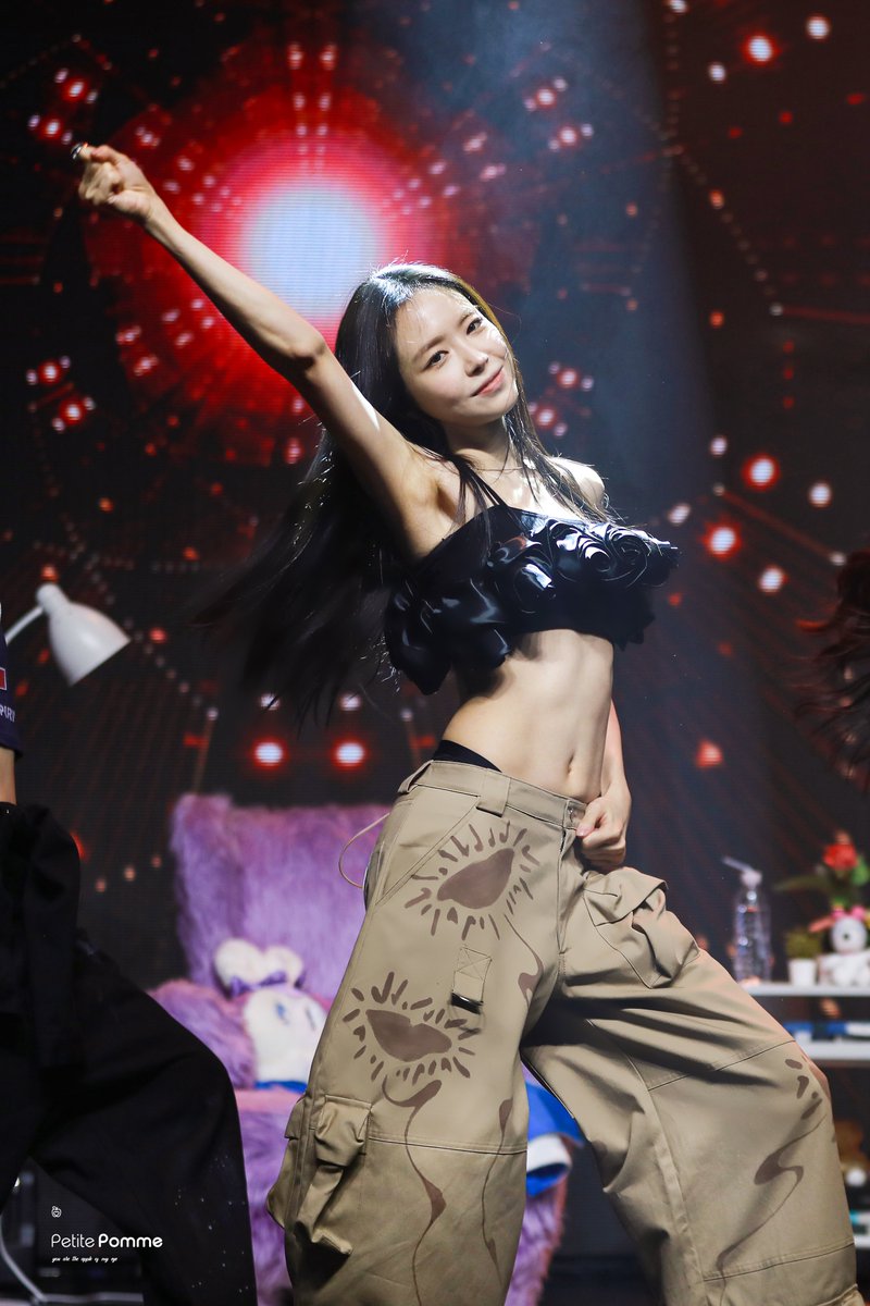 ⋆✴💜 𝓗𝓪𝓹𝓹𝔂 𝓝𝓪𝓮𝓾𝓷 𝓓𝓪𝔂 💜✴⋆

꽃처럼 예쁜 나은이는 오늘 하루도 예쁘고 소중하다
그렇게 내내 어여쁘소서🌺

사랑받기 위해 태어난 낭이에게💜 

#HappyNaeunDay #손나은 #나은 #Naeun #ナウン (<a href="/1994marcellasne/">나은</a> )